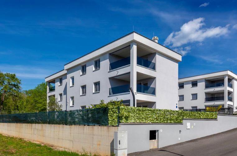 Apartmani Grgic On The Adress Branka Fucica 96 Malinska Extérieur photo